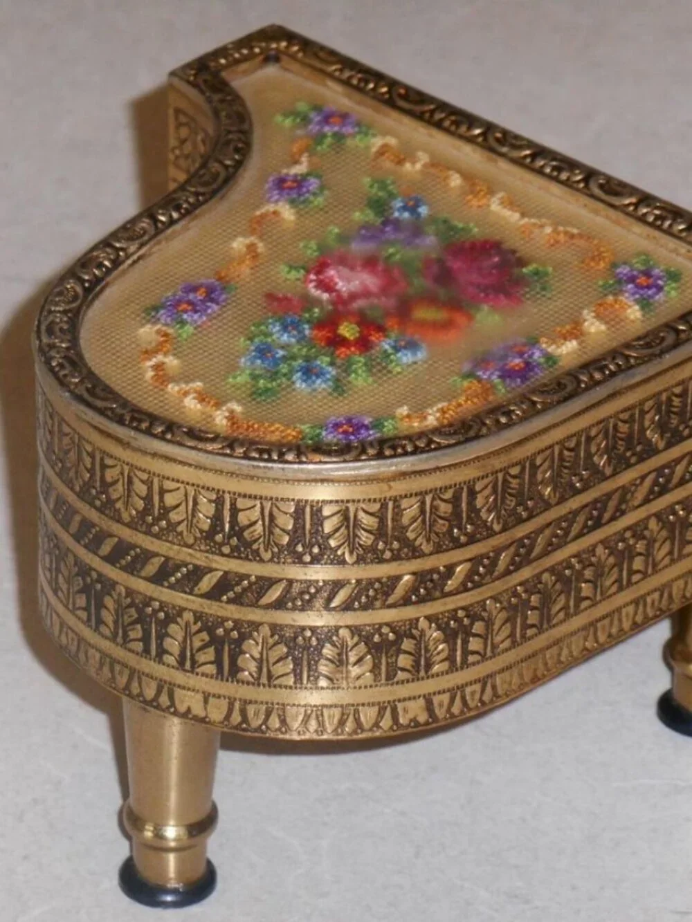 VTG Reuge Austria Ornate Gilded Brass Piano Needle Point Petite Top